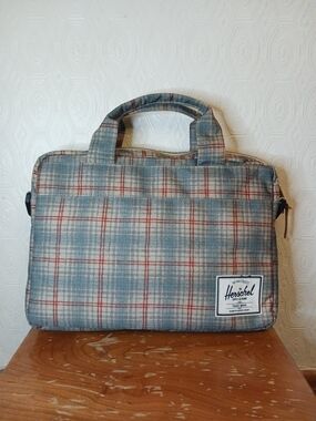 Herschel Supply Co Laptop Bag Sleeve Plaid Grey Red 13" Padded Case Handles